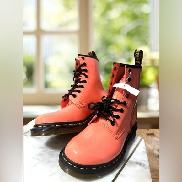 NWT Dr. Marten’s 1460 Patent Lamper Coral Pink Leather Boots Size 8 EU 39 - Picture 3 of 13